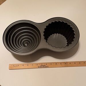 Wilton Giant Cupcake baking pan
